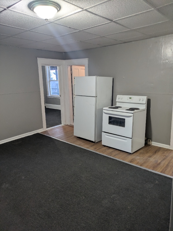 Building Photo - 68 Birch St