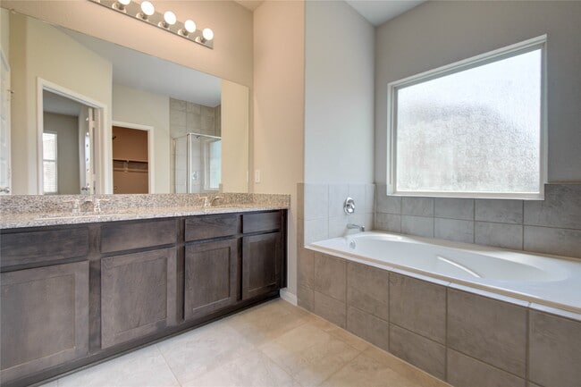 Building Photo - 8403 Baywatch Cir