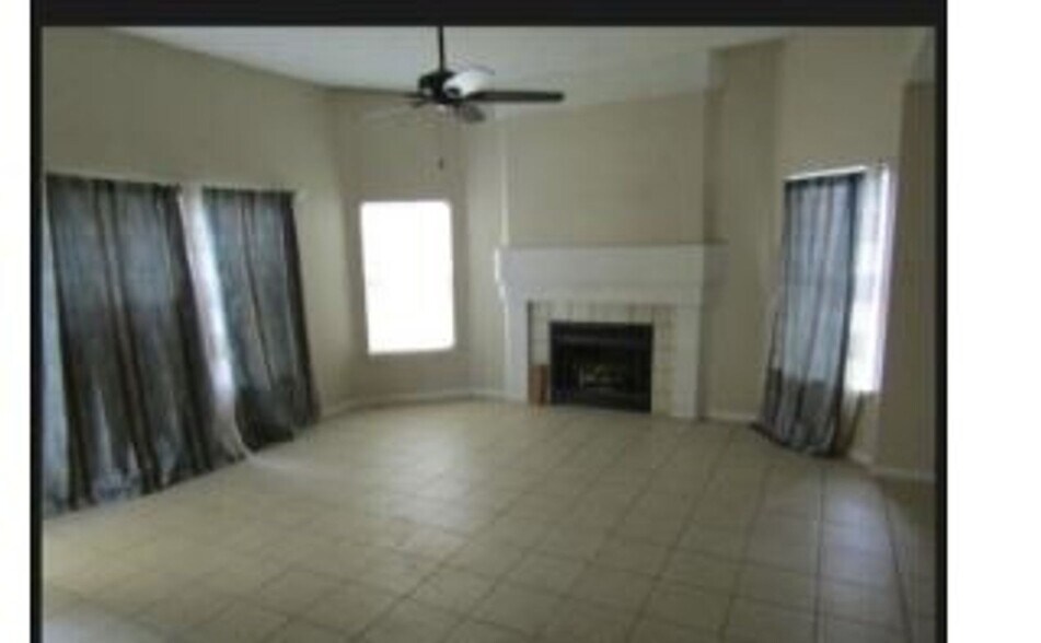 Building Photo - 8635 Ridge Flower Dr