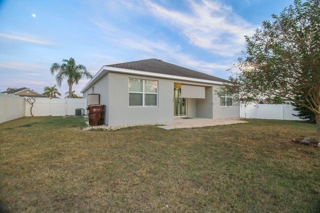 Building Photo - 224 Highland Meadows Ave