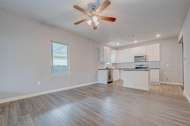Building Photo - 7422 Avenue I