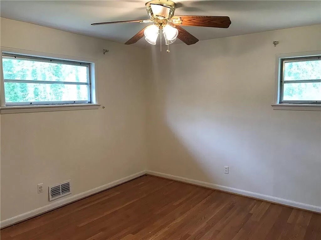Building Photo - Room in House on Flagler Cir