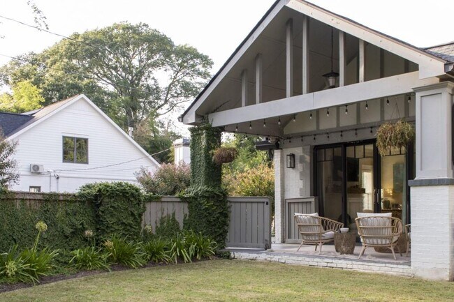 Building Photo - 801 Durant Pl NE