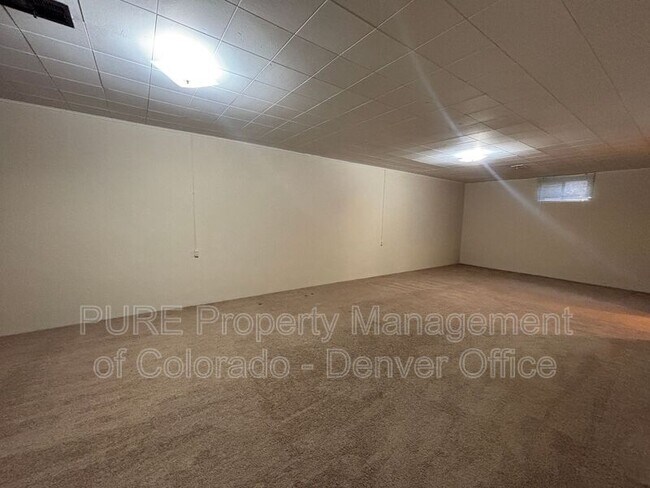 Building Photo - 3900 Yarrow St