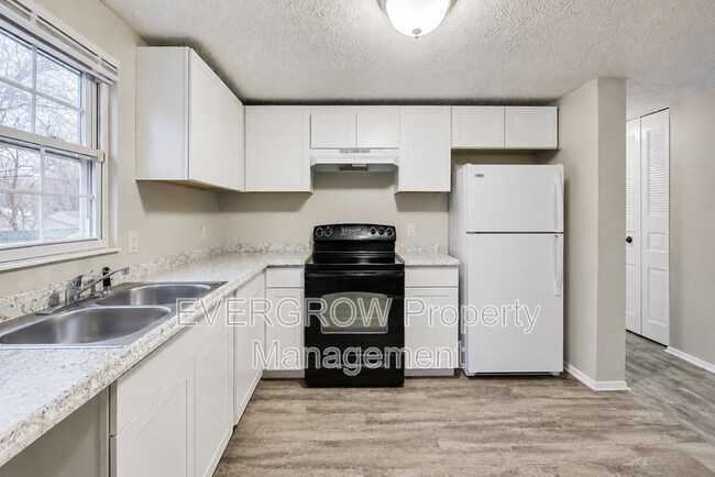 Building Photo - 5310 Shelbyville Rd