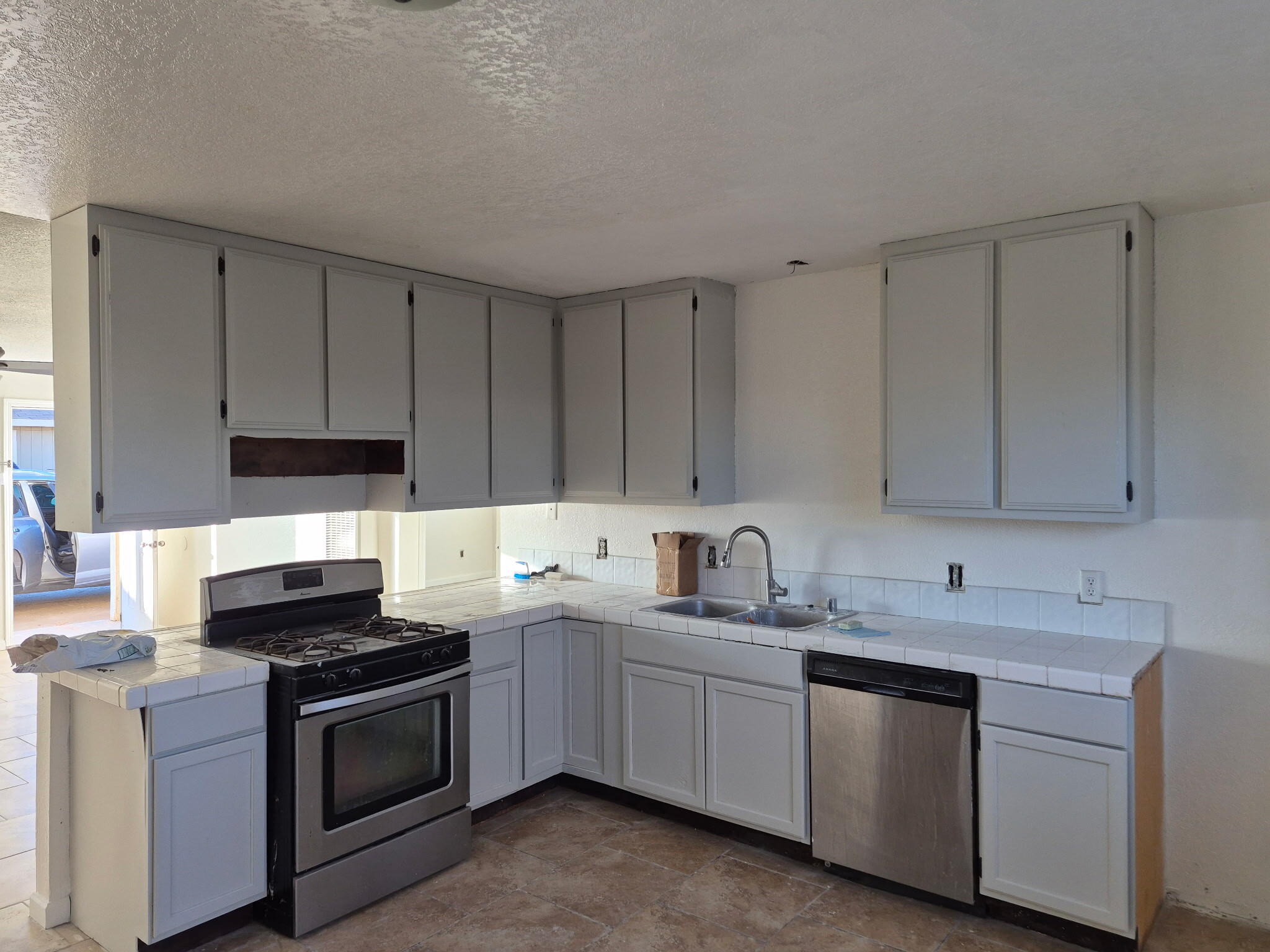 Does not include hood vent and drop pendant over sink - 11962 Sage St