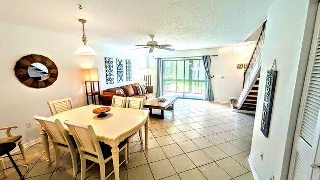 Building Photo - Annual turnkey furnished or short term 2/ ...