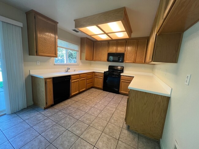 Building Photo - 1742 Shay Way