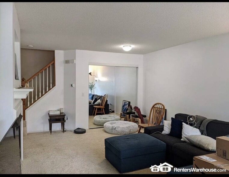 Building Photo - 2024 Gresham Ave N