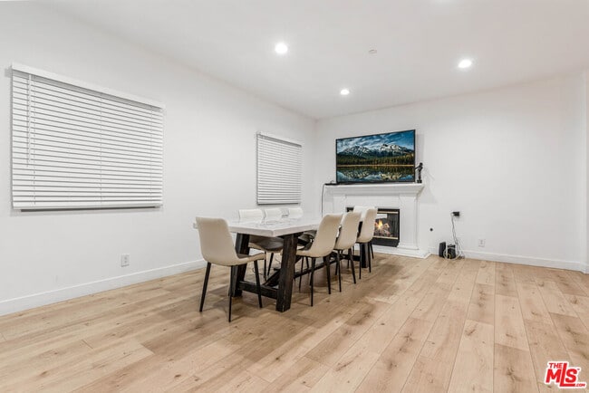 Building Photo - 20318 Blythe St