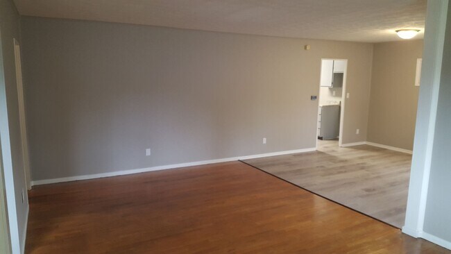 Building Photo - Charming 3 Bedroom Single-Family Home with Private Yard