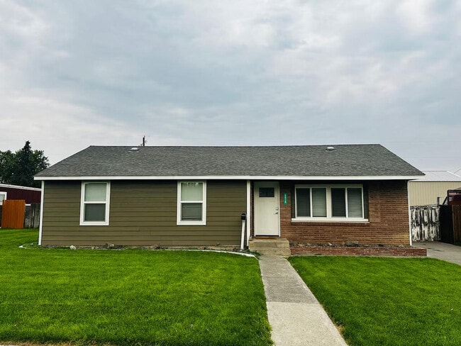 Building Photo - 109 N Yelm St