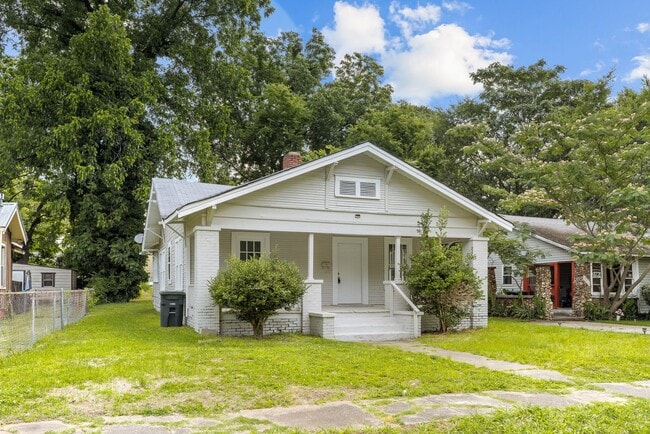 Building Photo - Charming 4 Bedroom, 2 Bathroom house
