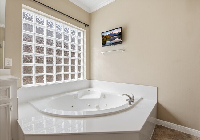 Building Photo - 5910 Willowfield Ct