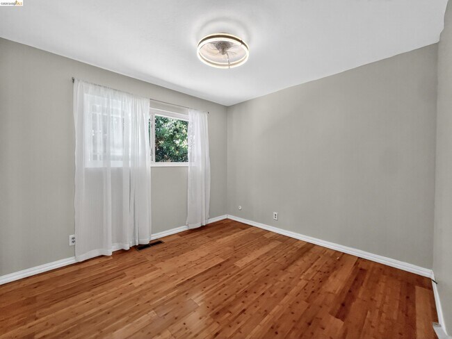 Building Photo - 2928 Rio Grande Dr