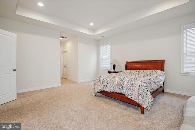 Building Photo - 25495 Woodbine Farm Dr