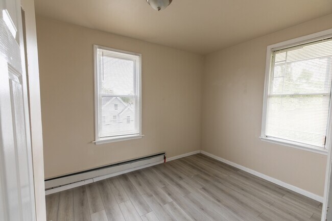 Building Photo - 154 Taylor St