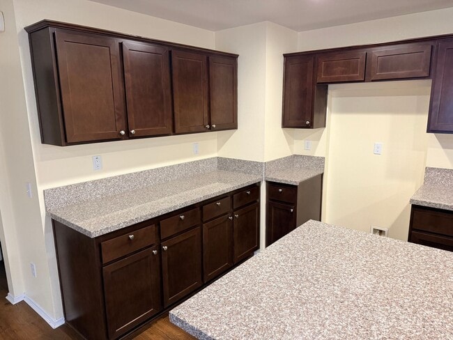 Building Photo - Estrella home for rent!