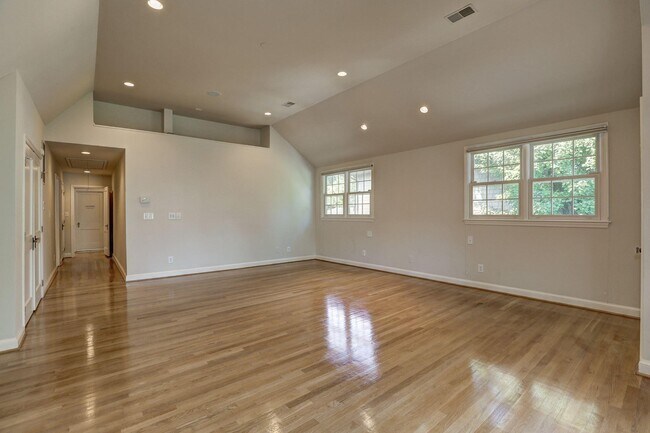 Building Photo - 5119 Manning Dr