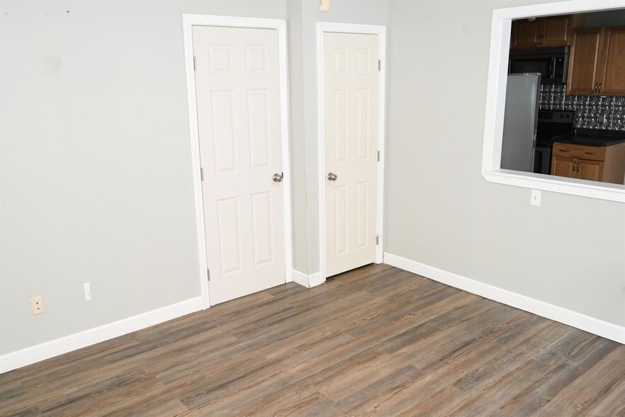 Building Photo - 139 Main, 4