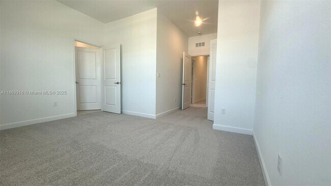 Building Photo - 538 Rivergrass St