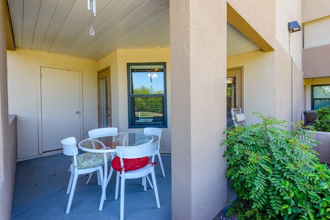 Building Photo - 4850 E Desert Cove Ave