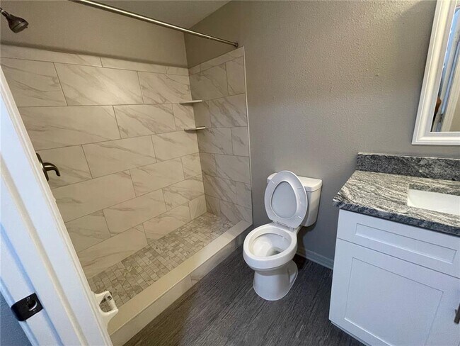 Building Photo - 6004 Portsdale Pl