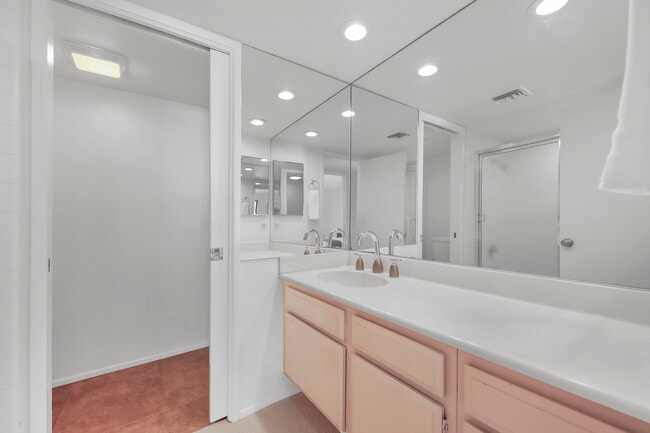 Building Photo - 37868 Los Cocos Dr E