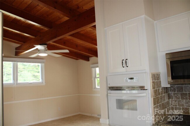 Building Photo - 4241 Burton Ln