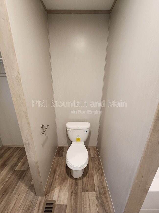 Building Photo - 102 Indian Camp Branch Rd