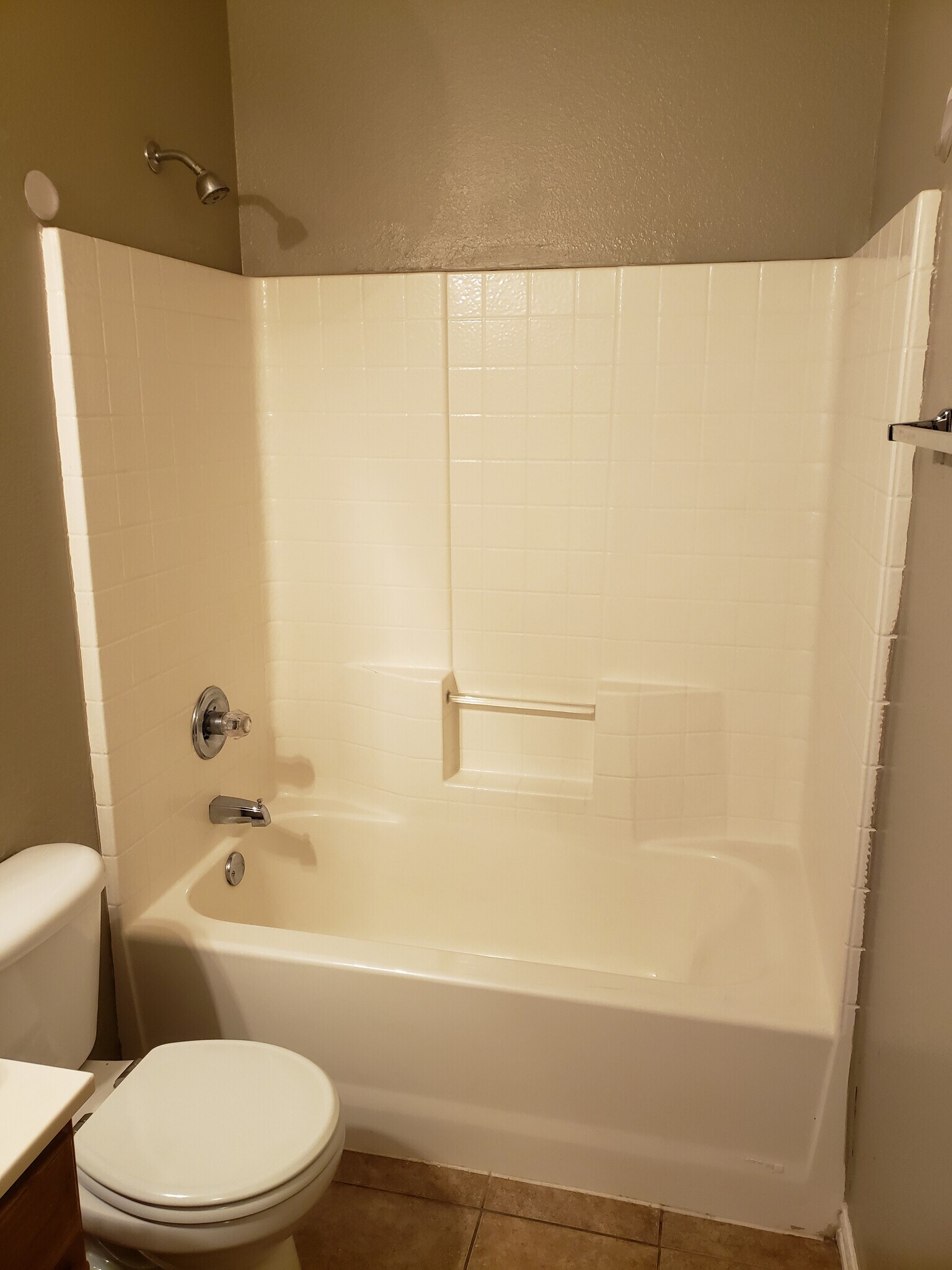 Building Photo - 816 Bur Oak Dr