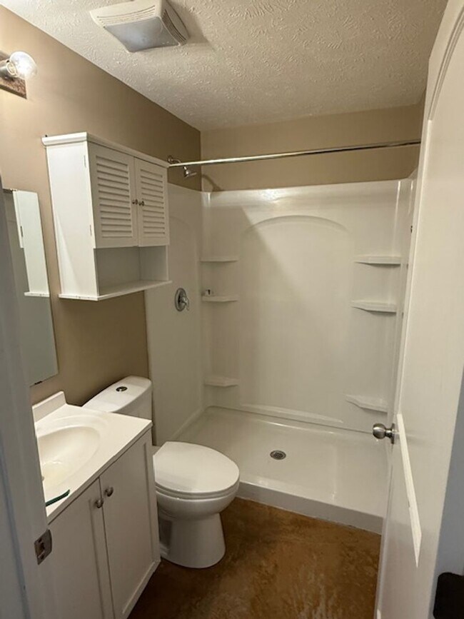 Building Photo - 417 DALHLIA