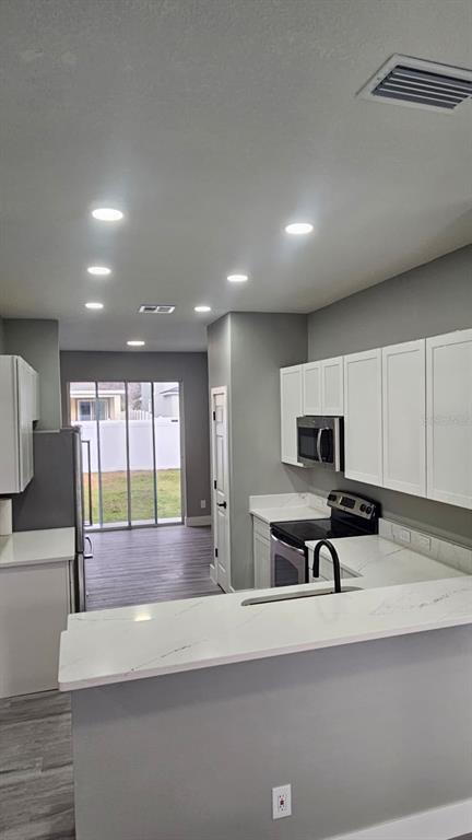Building Photo - 5209 Creekside Park Ave