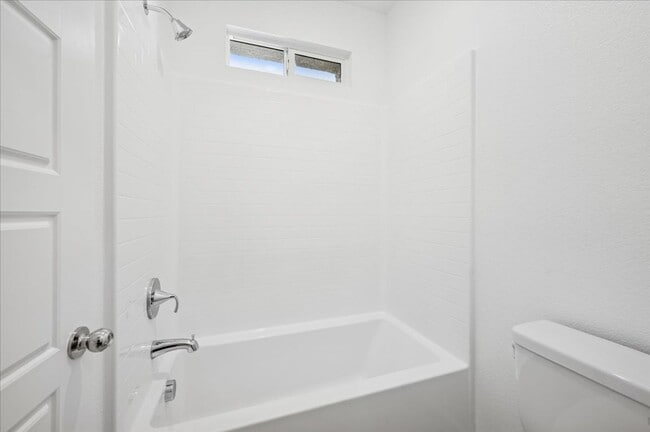 Building Photo - Beautiful New Home in Black Mountain Planned Community