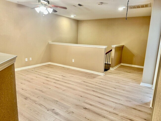 Building Photo - 1122 Glenwood Canyon Ln