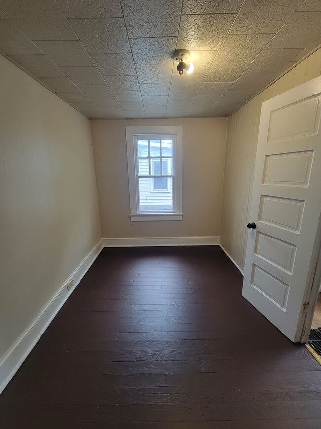 Building Photo - 362 Tolbert Ave