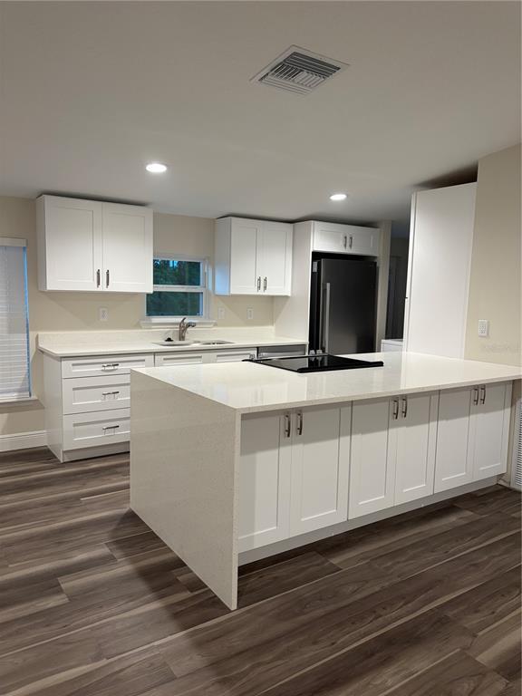 Building Photo - 10699 Quiet Cove Rd