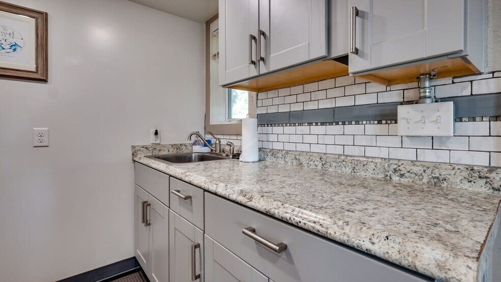 Building Photo - 1 Skinner Pl