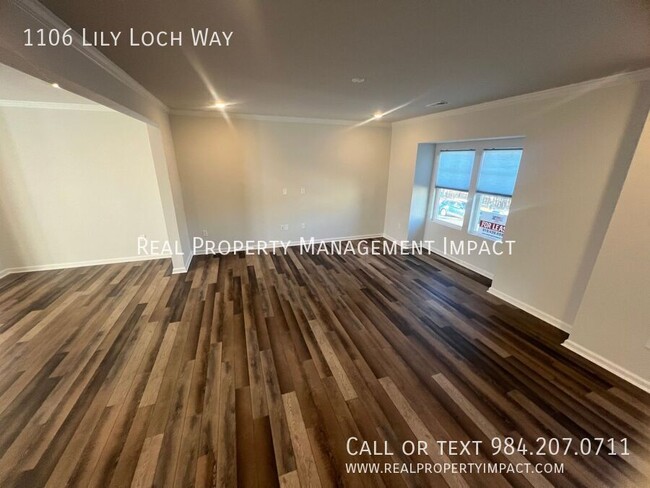 Building Photo - Spacious 4 bedroom 4 Bath Modern Townhome ...