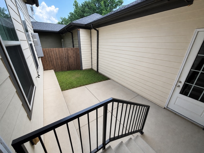 Building Photo - 1401 Pinnacle Park Ln