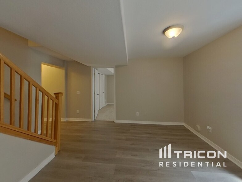 Building Photo - 6659 Silverwind Cir