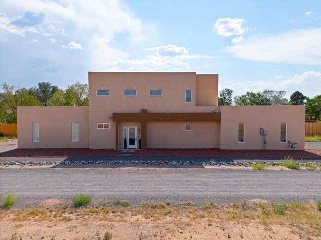Building Photo - 2822 Camino Mendoza