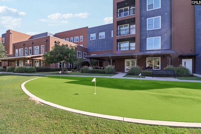 Building Photo - 440 Town Center Pl