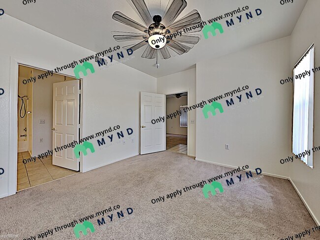 Building Photo - 3400 Cabana Dr