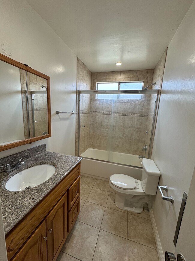 Building Photo - 3707 Kelton Ave