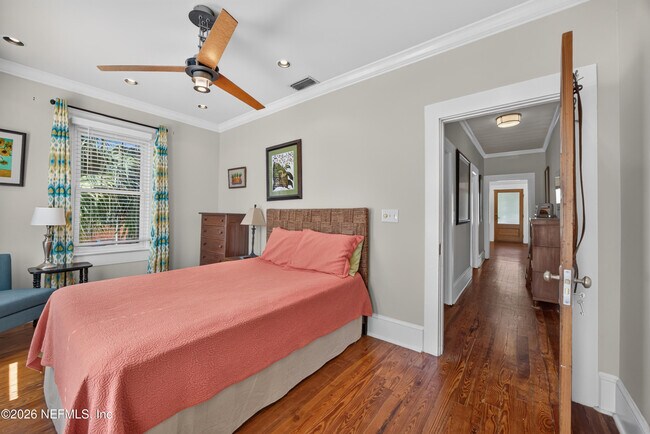 Building Photo - 1555 Belmonte Ave