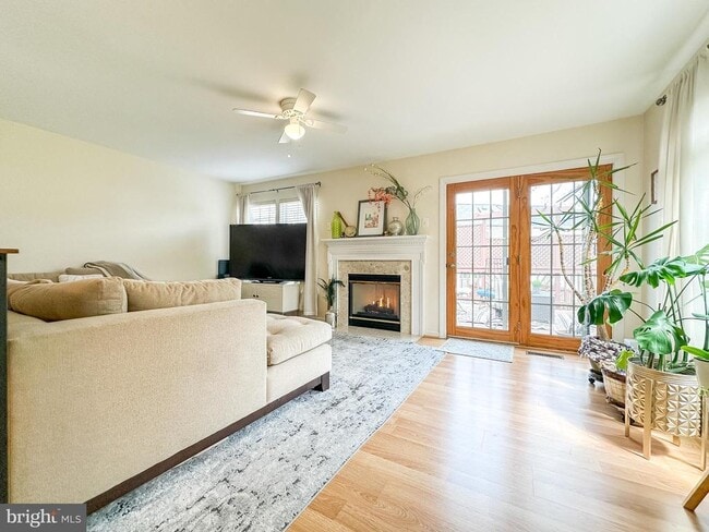 Building Photo - 14358 Haysickle Ct