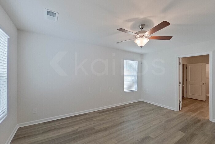 Building Photo - 115 Overstreet Way