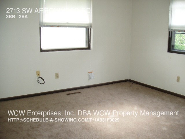 Building Photo - Great Duplex! Great Area!!!