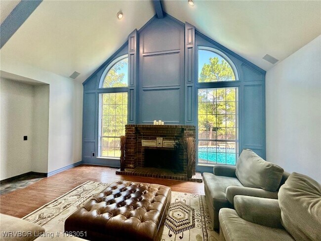 Building Photo - 1801 Oak Forest Dr